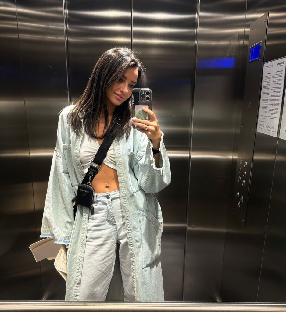 Эскортница Майф