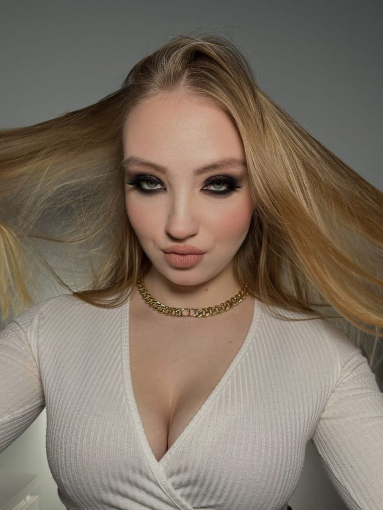 Эскортница Аня в Москве